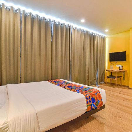 Fabhotel Ny Townhouse أحمد أباد المظهر الخارجي الصورة