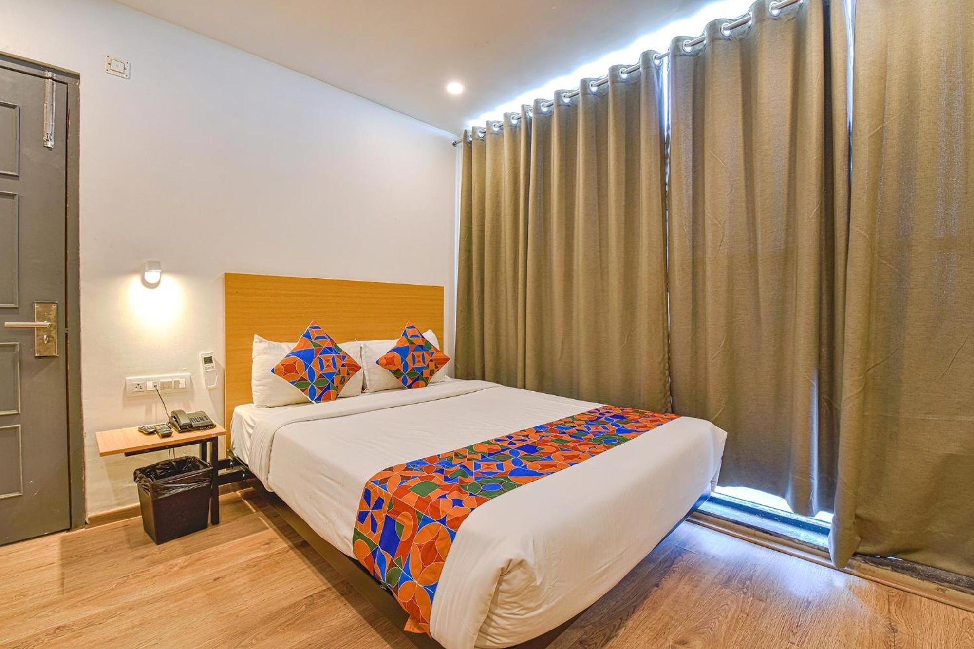 Fabhotel Ny Townhouse أحمد أباد المظهر الخارجي الصورة