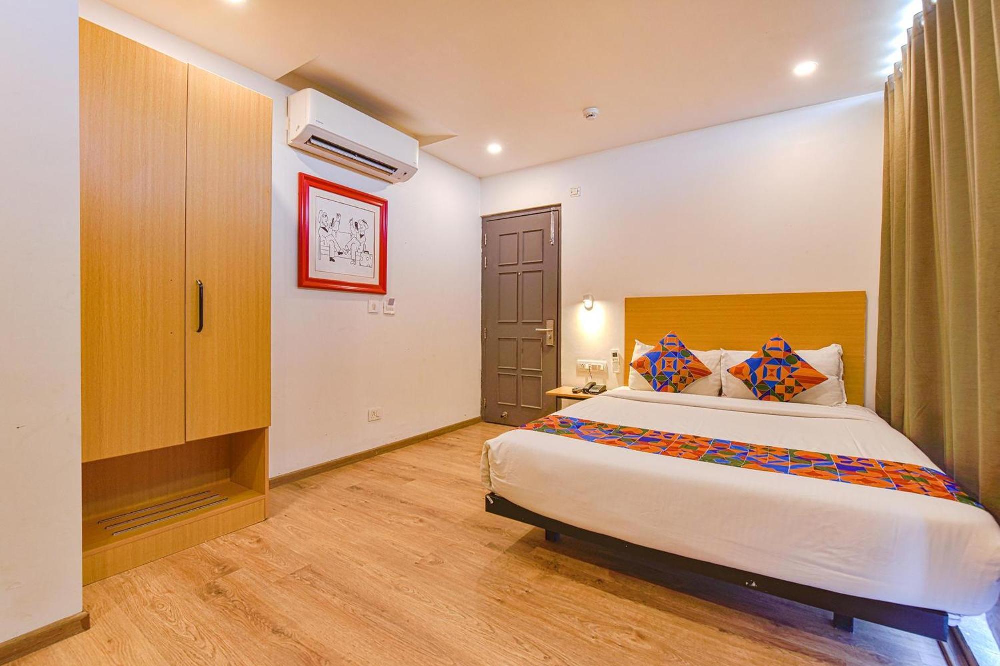 Fabhotel Ny Townhouse أحمد أباد المظهر الخارجي الصورة