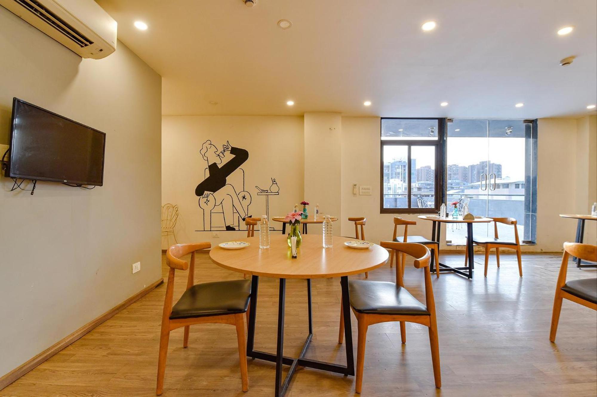 Fabhotel Ny Townhouse أحمد أباد المظهر الخارجي الصورة