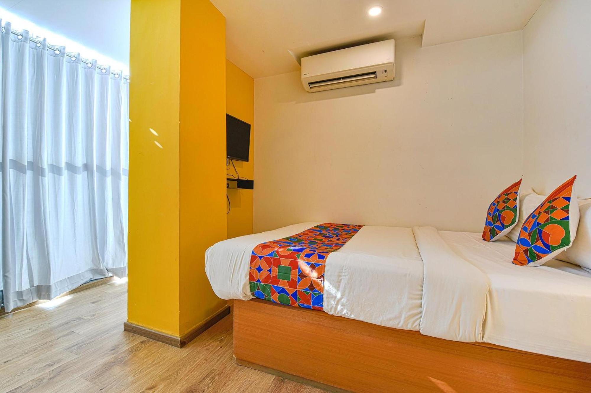 Fabhotel Ny Townhouse أحمد أباد المظهر الخارجي الصورة