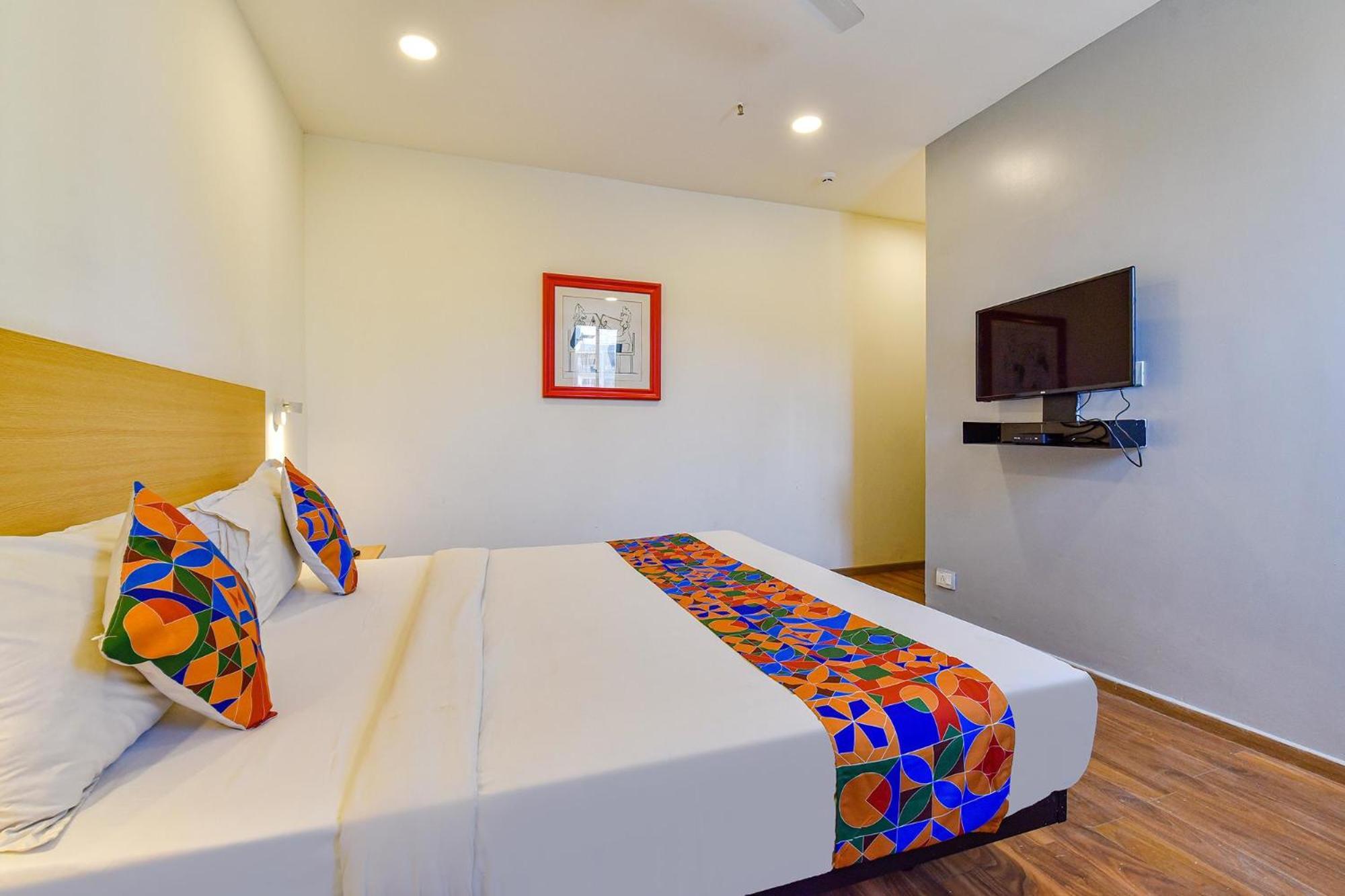 Fabhotel Ny Townhouse أحمد أباد المظهر الخارجي الصورة