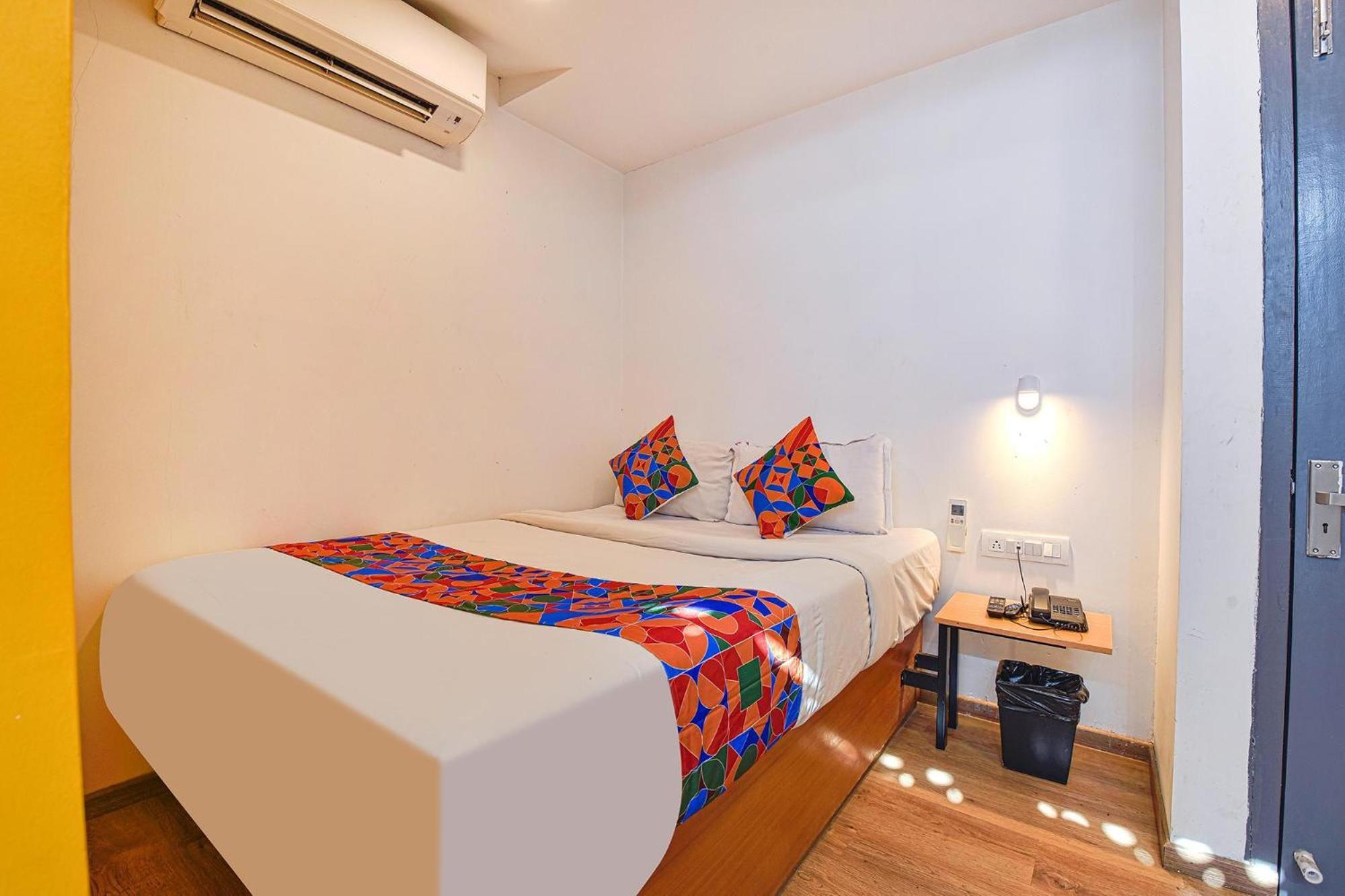 Fabhotel Ny Townhouse أحمد أباد المظهر الخارجي الصورة